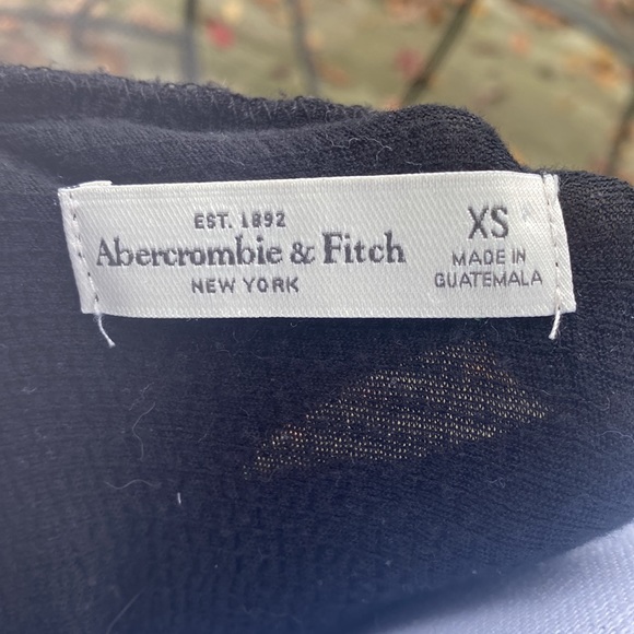 Abercrombie & Fitch black top - Picture 5 of 5
